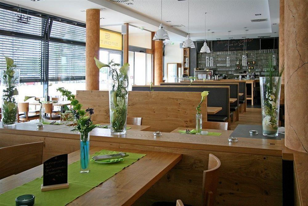 Business & Conference Sporthotel Grosswallstadt Exterior photo